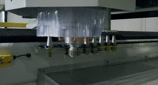 Fabricator explains why he chose an American-made stone router – Better ...